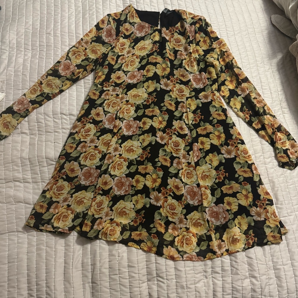 Long sleeve short, mini dress, black and yellow roses, extra small forever, 21